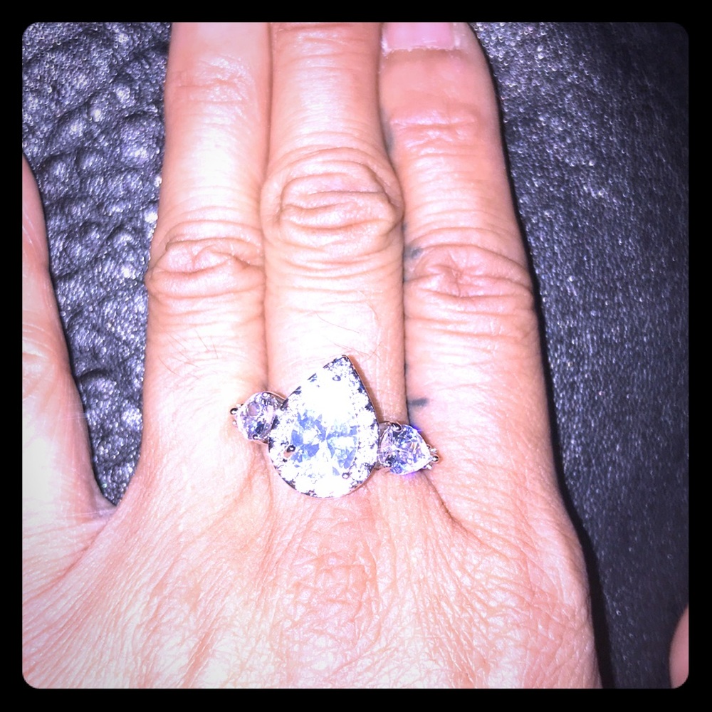 Beautiful pear ring